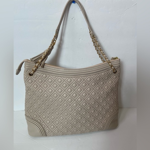 Tory Burch Fleming Quilted Leather tote bags - Picture 3 of 14